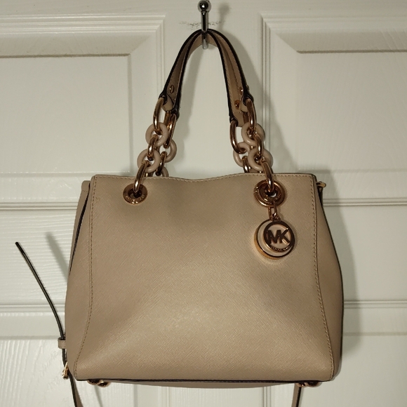 Michael Kors Pink Cream Shoulder Bag with Rose Gold Accents - Picture 1 of 14